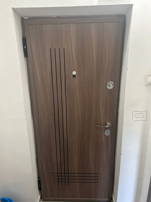 Vand usa metalica securizata exterior stare foarte buna 88X200