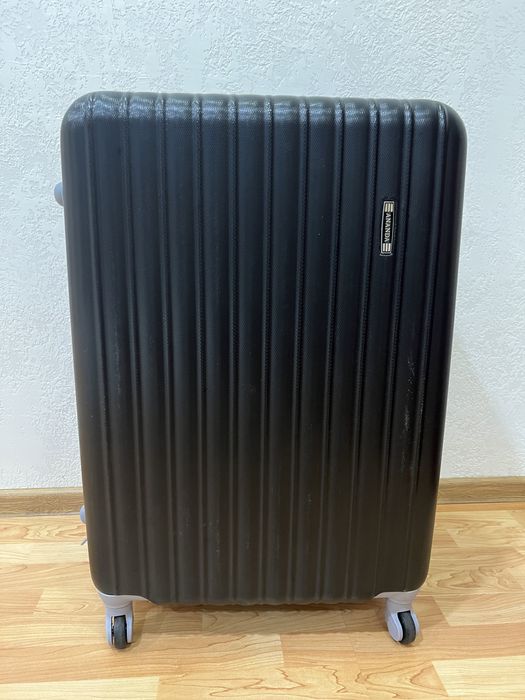 Продаю чемодан размер Л, очень в хорошем состоянии