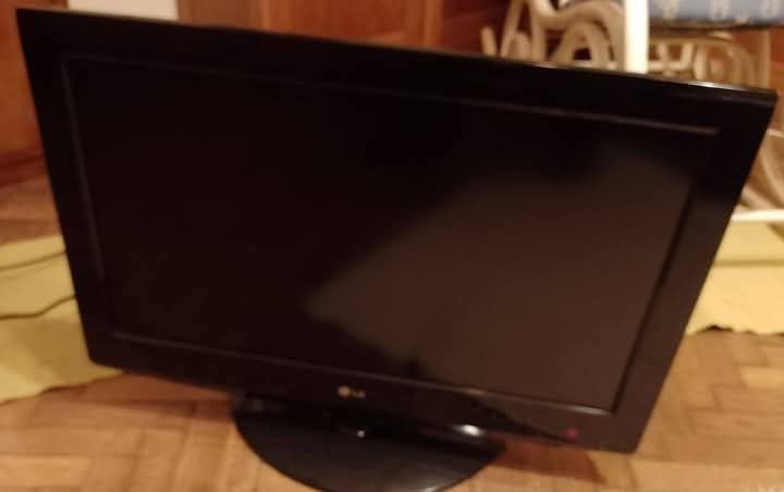 Vând lcd LG, full HD, 81 cm