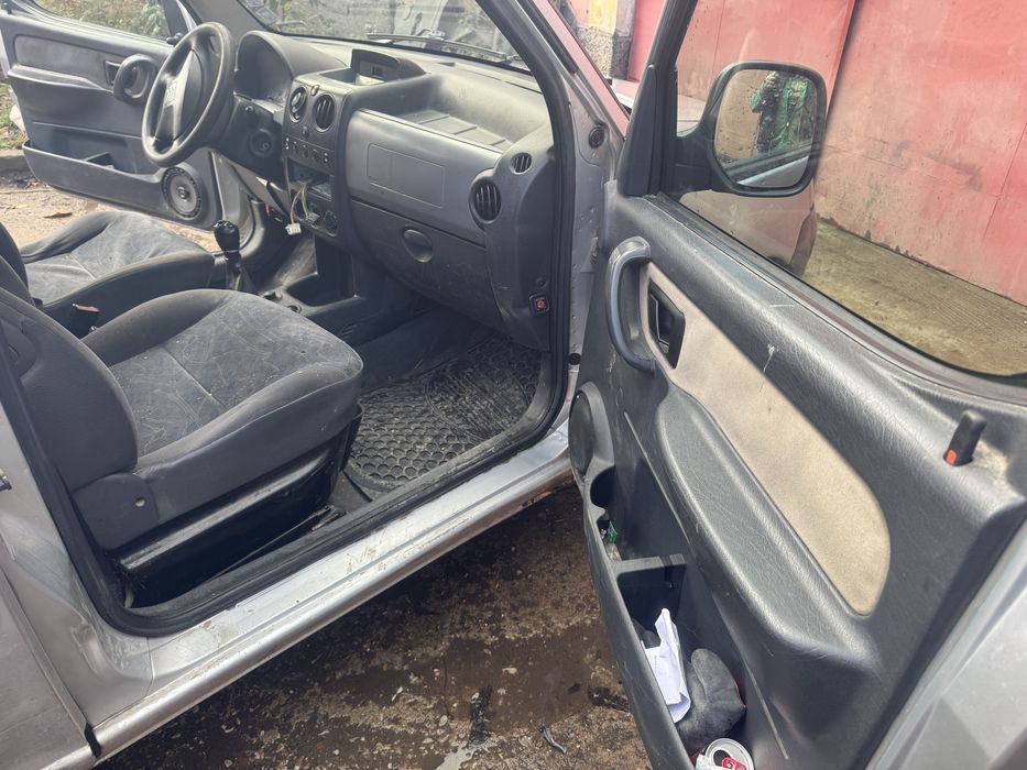 Берлинго на части