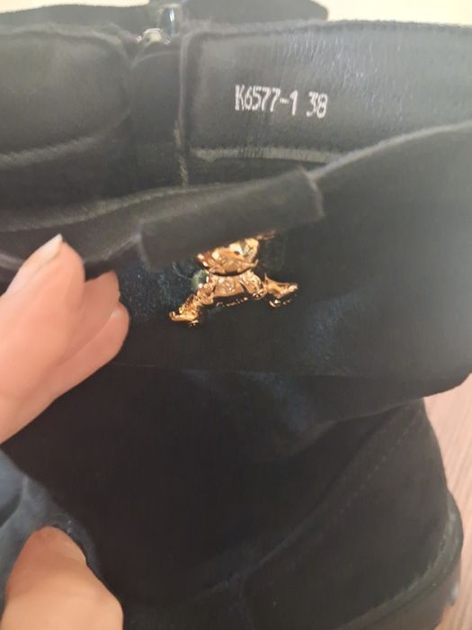 Дамски Велурени Боти