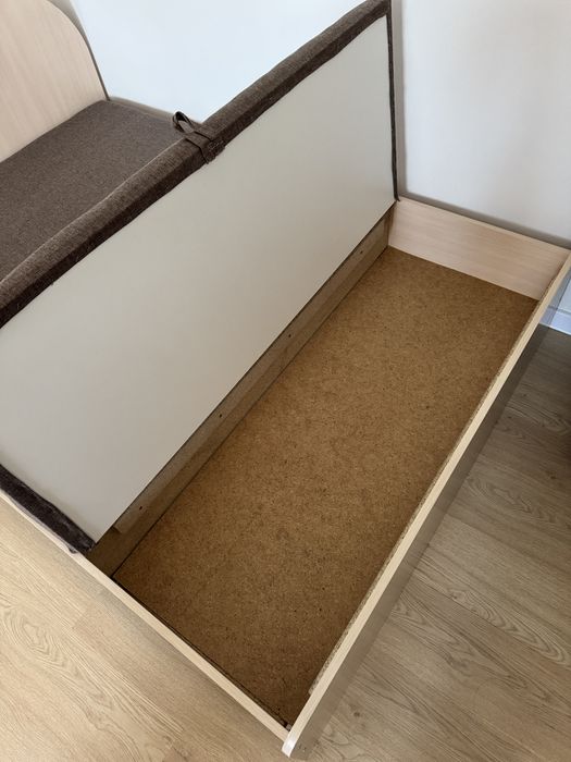 Продается кровать срочно с матрасом