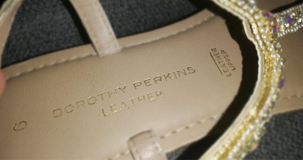 Sandale cu pietricele fara toc