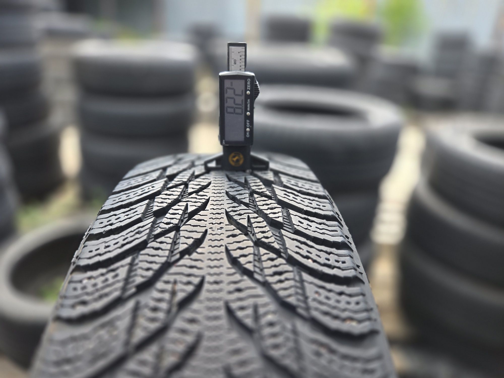 4бр. 225 60 18 Nokian зимни.