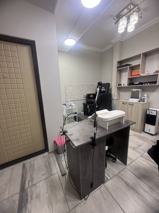 Аренда  места для мастера маникюра и педикюра