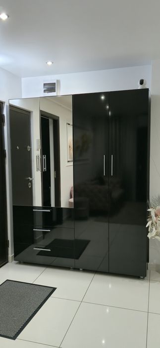 Vând Mobilă (Cuier Haine și Papuci)