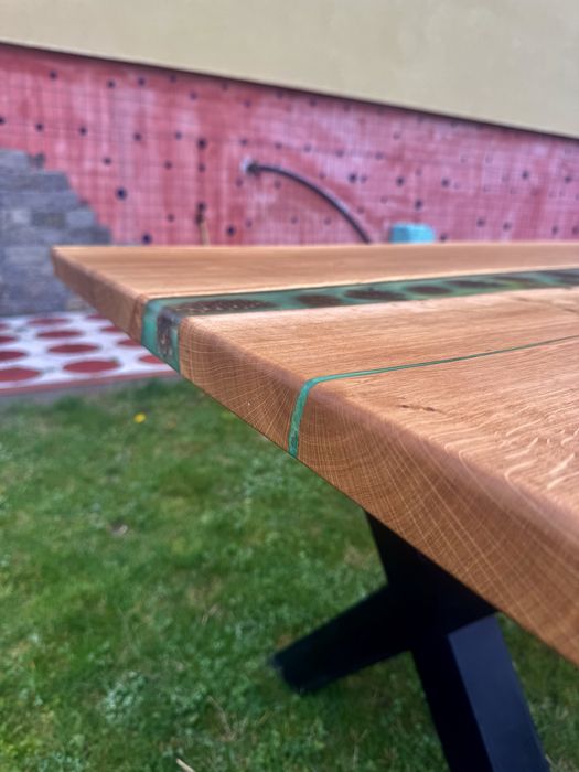 Трапезна маса от Епоксидна Смола.