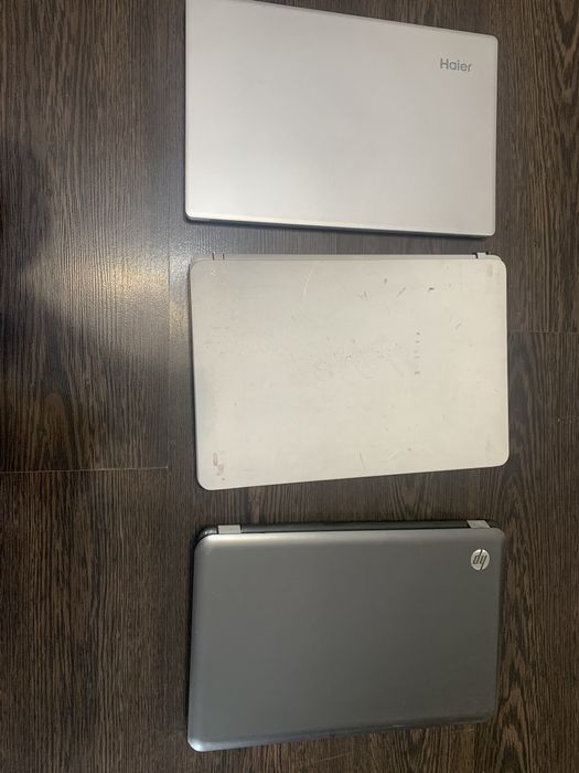 3 ноутбука (2 в рабочем состояние), 2 зарядки, 1 телефон, 2 мышки