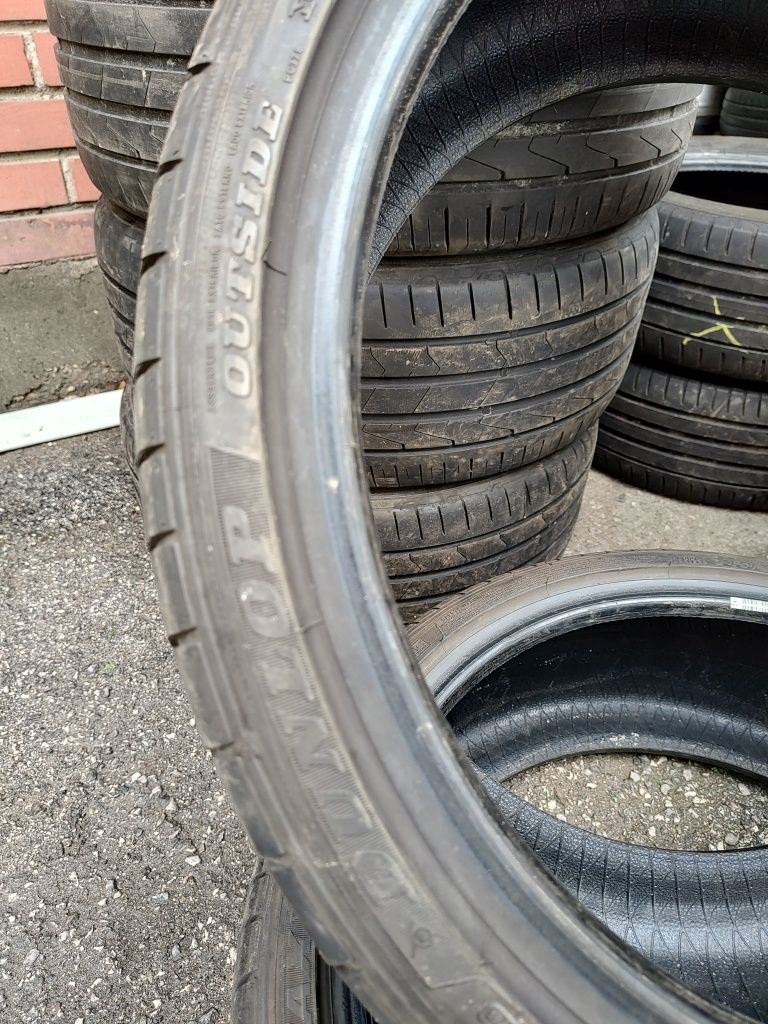 Продавам 2 летни гуми 245/35/20 Dunlop