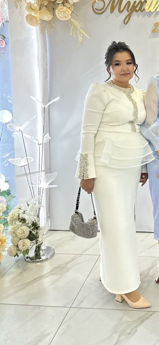 Продам шкарную платье