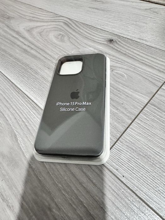 Huse iphone 15 pro si Pro max