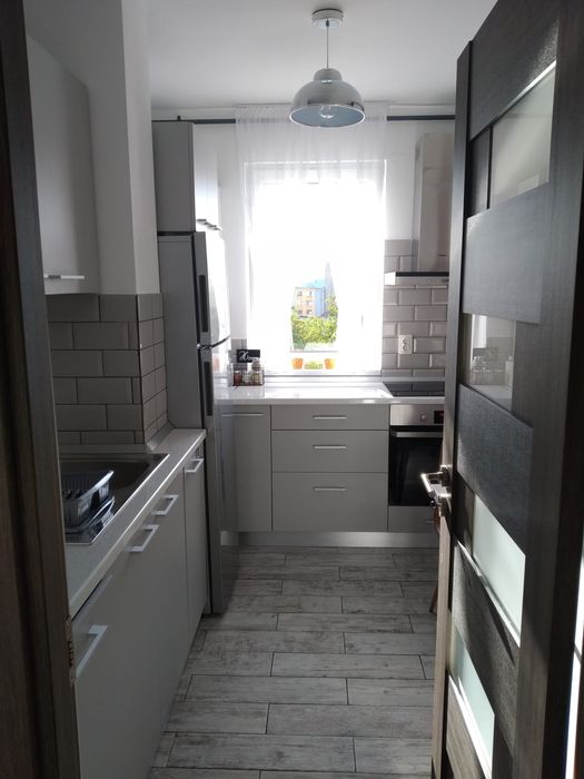 Chirie apartament cu o camera, are loc in parcare subterana inchisa