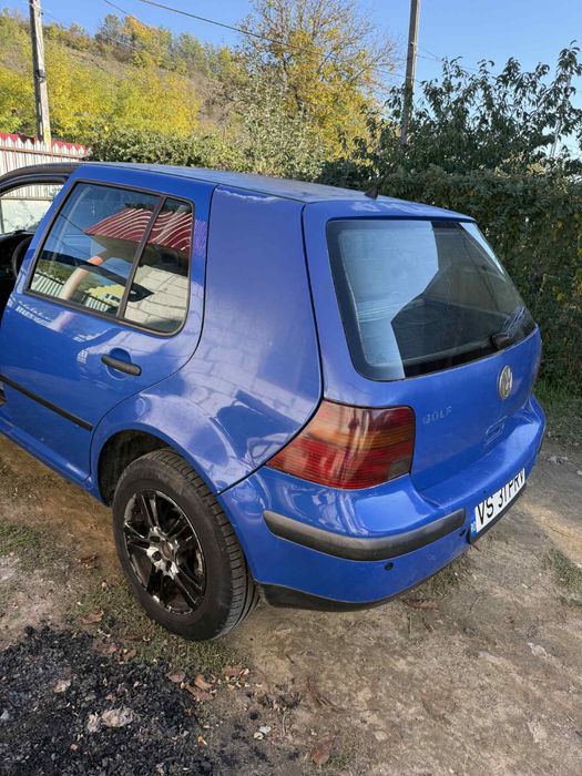 Vand sau schimb cu oi , vitei, animale