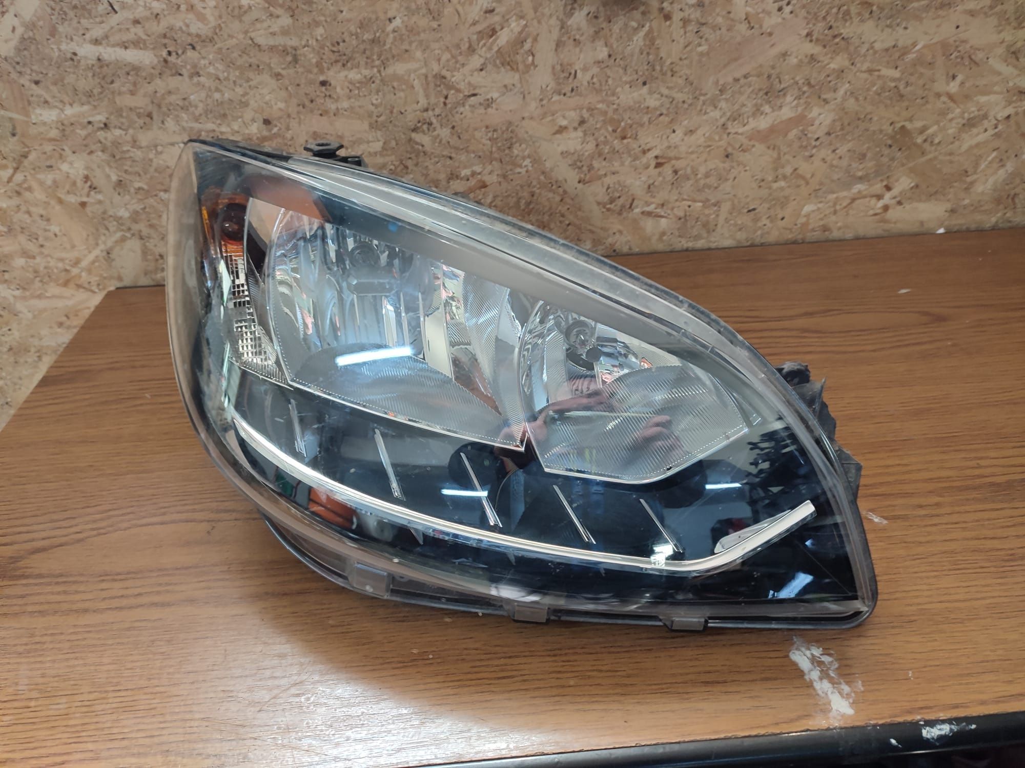 Far dreapta Skoda citigo halogen+led