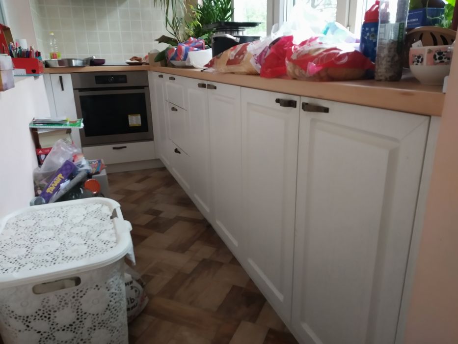 Долен ред шкафове на кухня