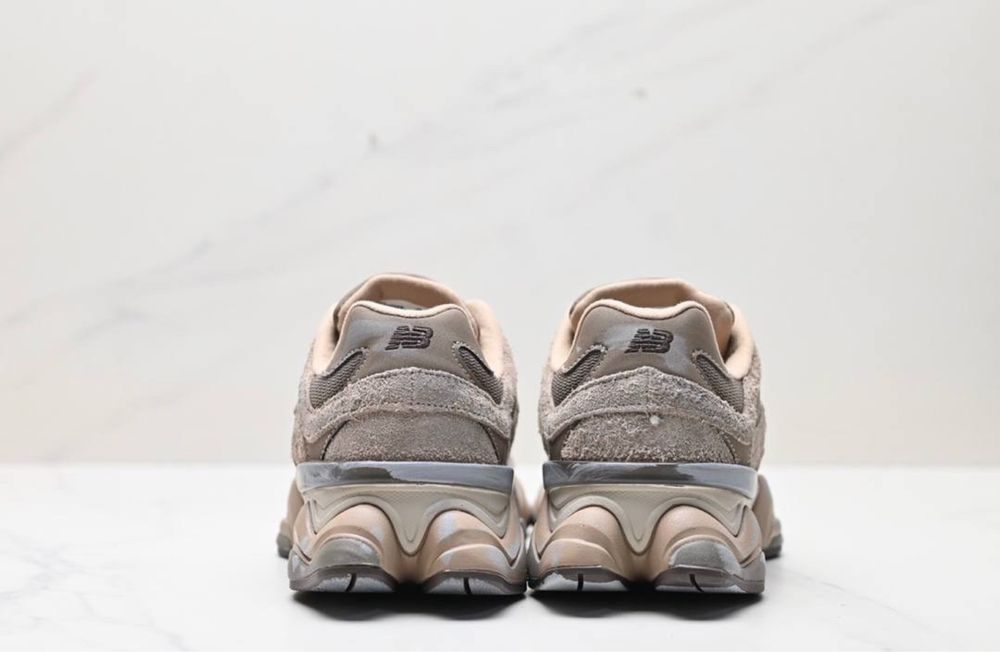 New Balance 9060 Mushroom -44,45