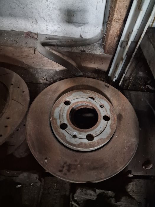 Discuri frana ventilate fata skoda rapid fabia