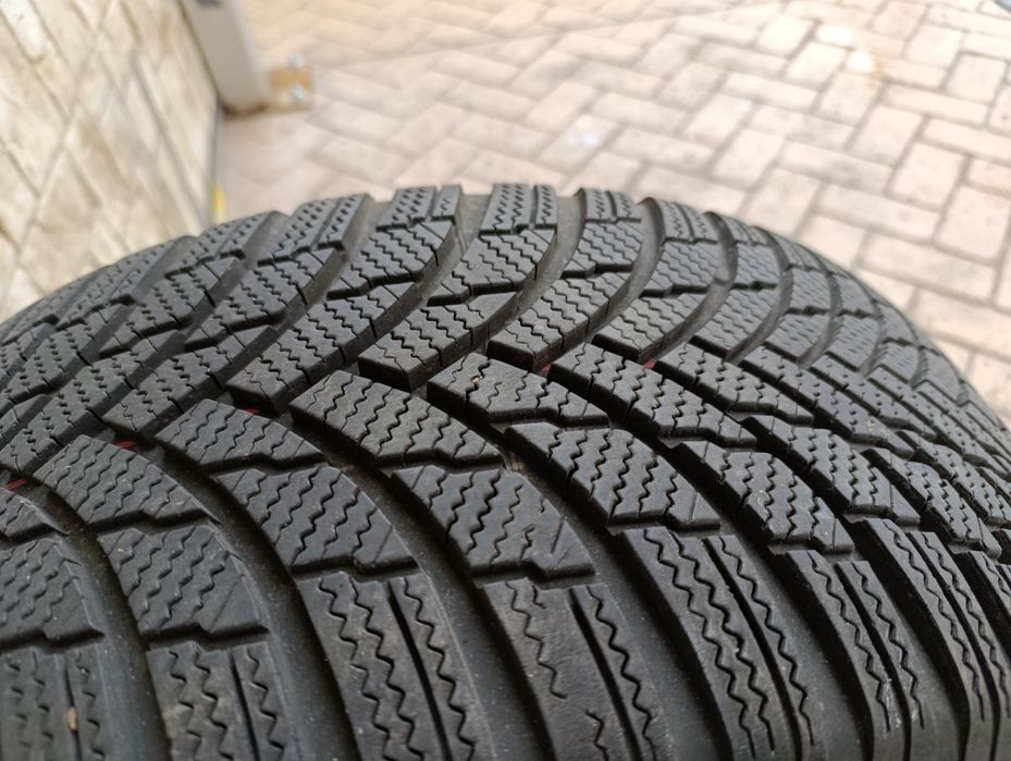 Зимни гуми Feristone 235/50/18 -8мм.