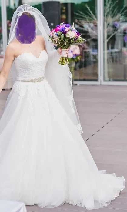 Vand rochie mireasa Pronovias,M,stare f buna,voal,crinolina incluse