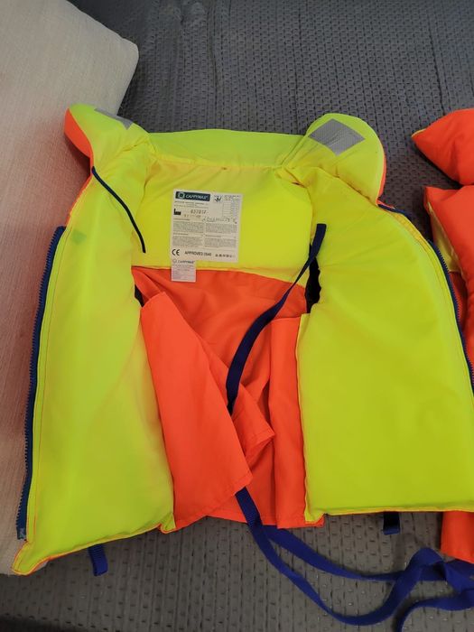 2 спасителни жилетки за възрастни за лодки