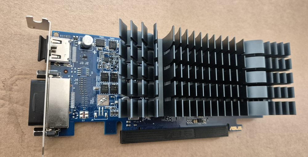 нова ASUS GT 1030 Silent 2GB GDDR5 – тиха, пасивно охлаждане