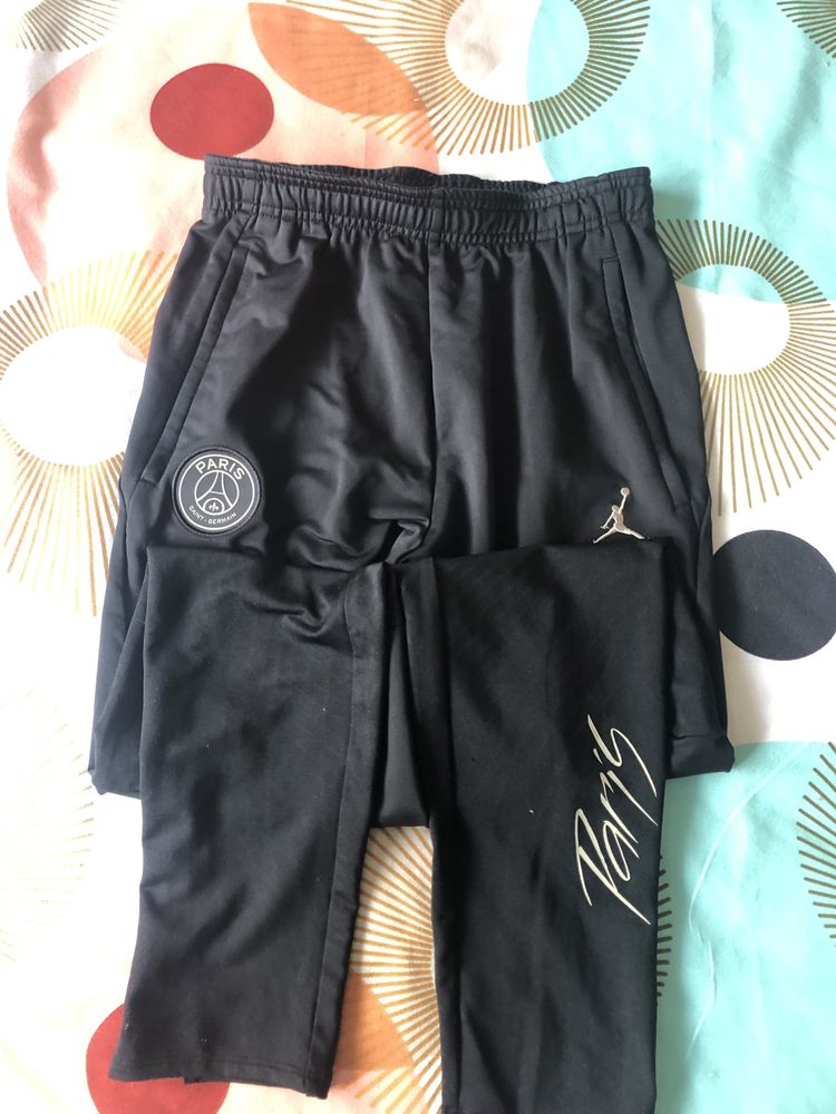 Продавам детско долнище Jordan PSG