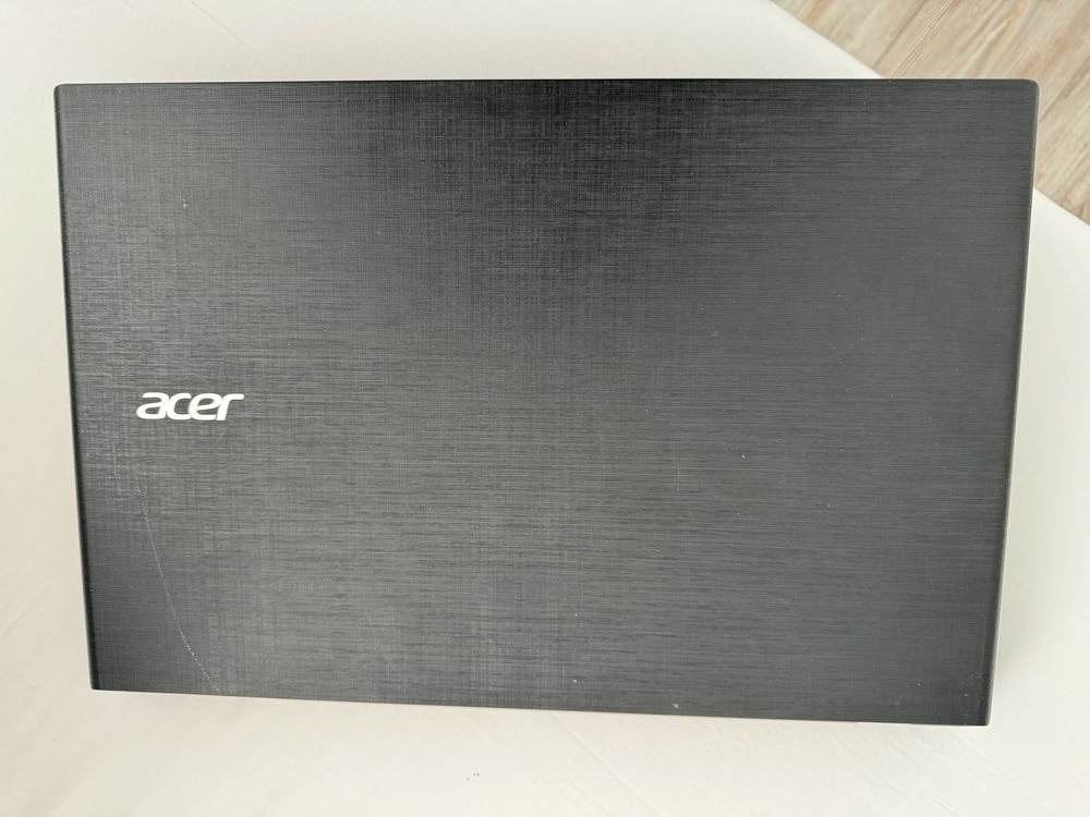 Laptop acer e5-573g i5 16gb ram 1tb placa video dedicata