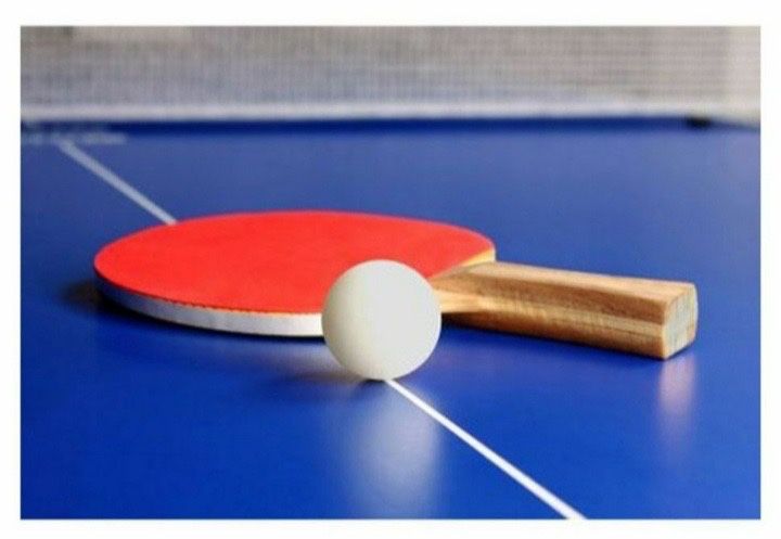 Теннисная ракетка