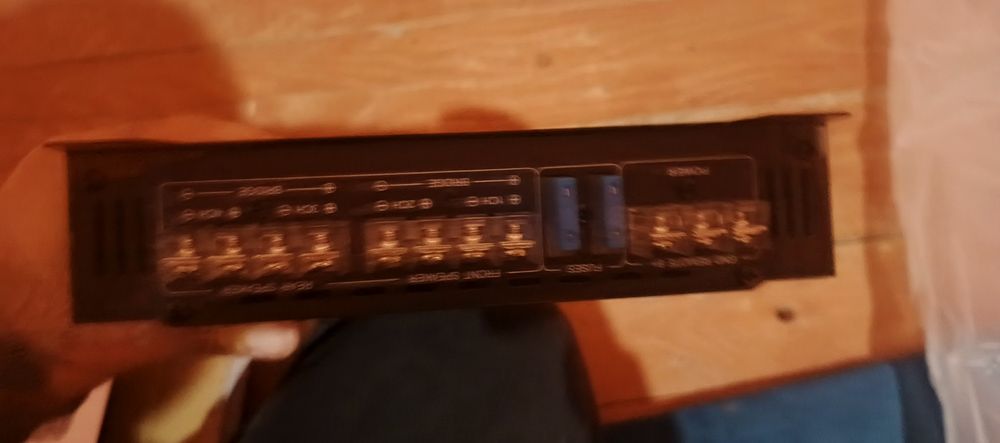 Boss mini усилитель