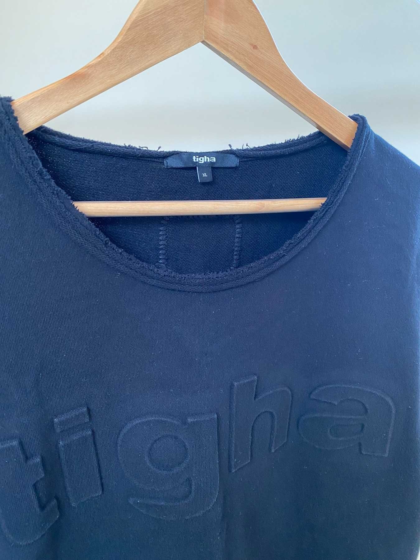 Черна Тениска Tigha бокси / oversize / boxy fit XL отковаря на L
