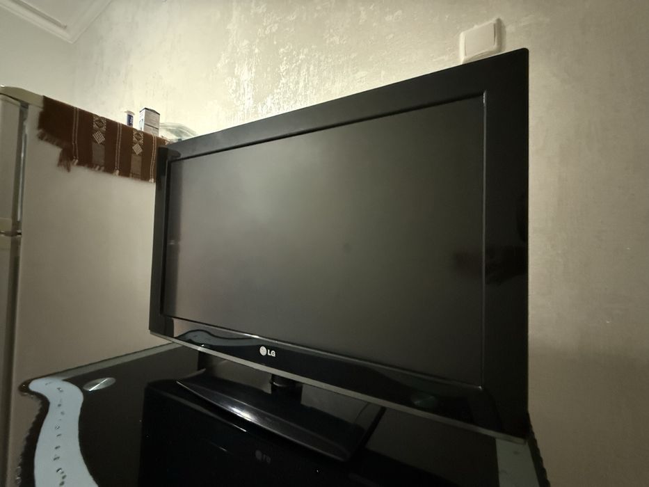 Телевизор LG с диоганалю 32 в хорошем состоянии