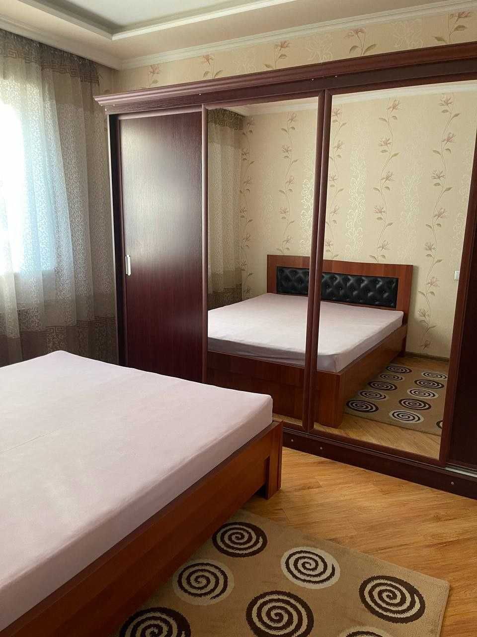 м.Буюк Ипак Йули Буз Базар 2-комн 1/4 60 м² ремонт меб/тех 77-серия