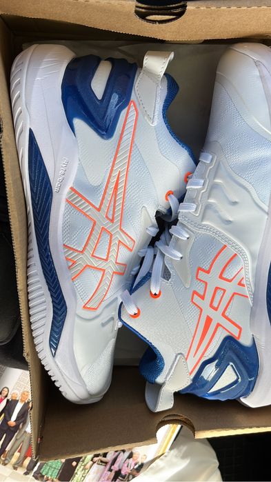 Волейбольный и баскетбольные asics gelburst 26