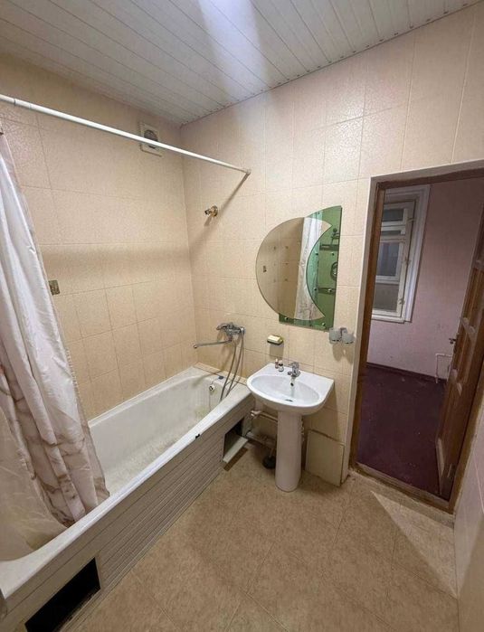 Yunusobod 12 mavze 2/4/4 (63²) sotiladi