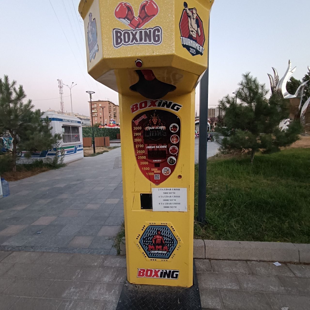 Udarnik boks apparati attraksion uchun