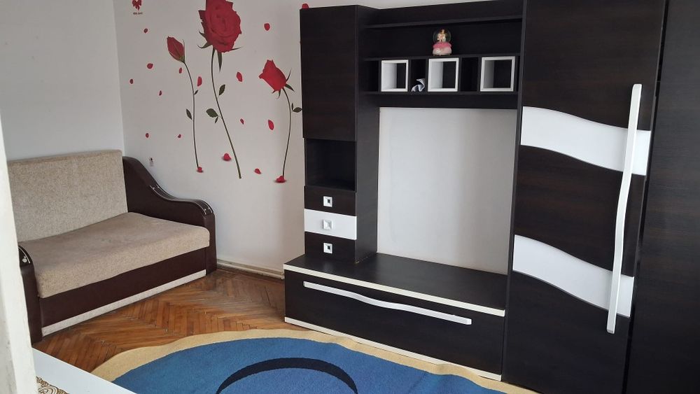 Garsoniera de vânzare!