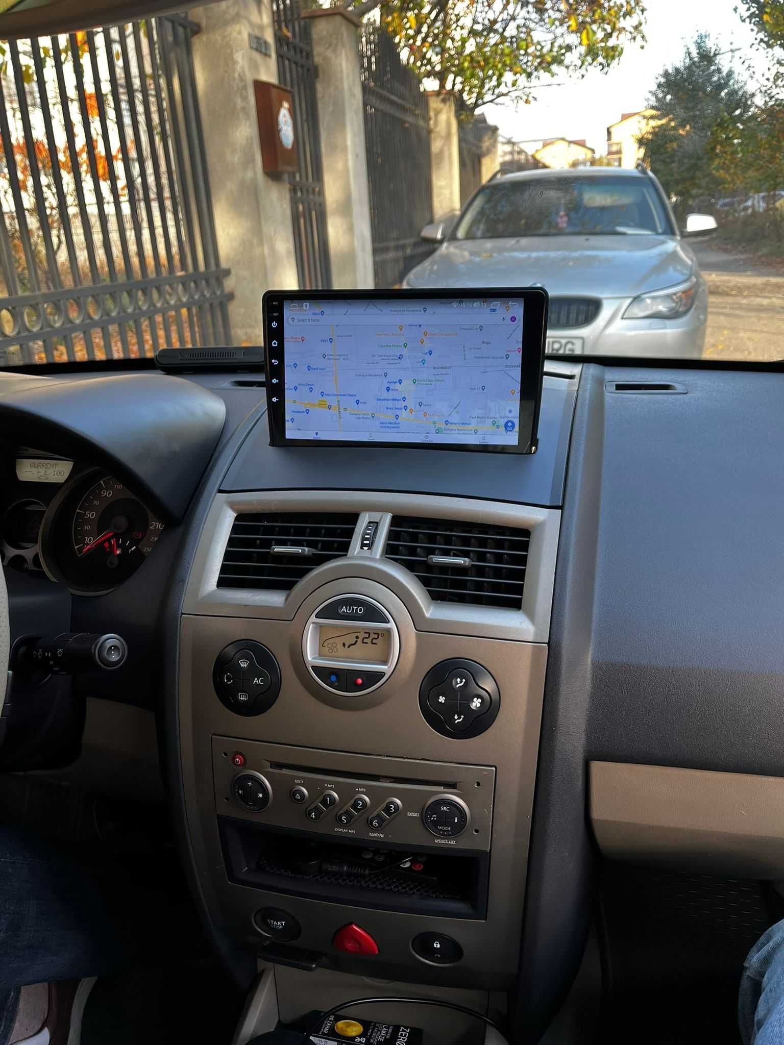 Navigatie Android Renault Megane 2 Waze YouTube GPS USB casetofon