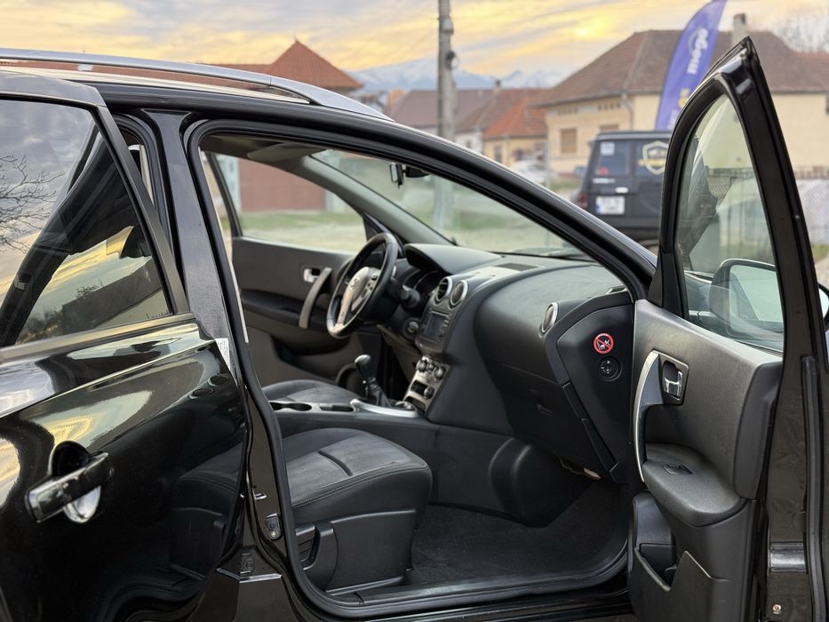 Nissan Qashqai 11/2010 2.0 dci 150 CP 7 Locuri SE POATE IN RATE