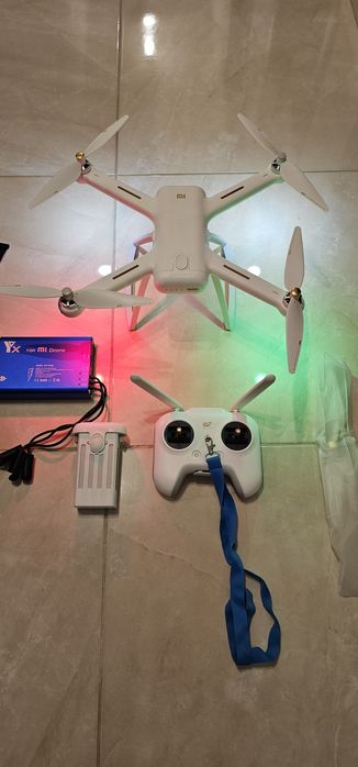 Drona Xiaomi Mi Drone 4K + Samsung Galaxy A40