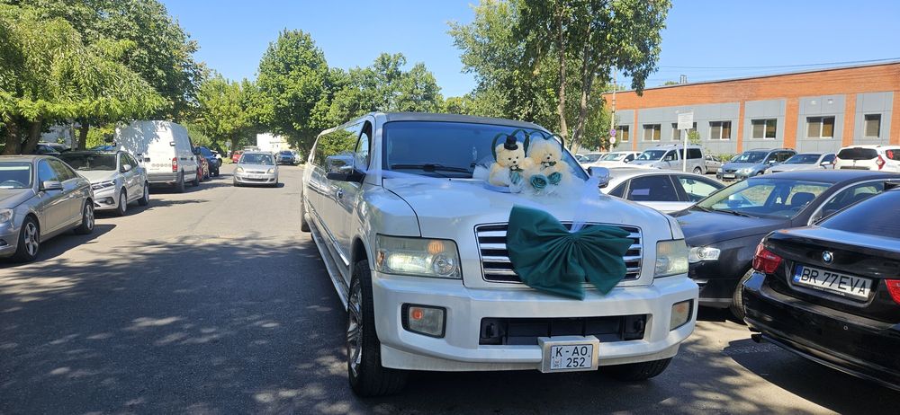 Vand limuzine Infiniti QX56 și Chrysler C300