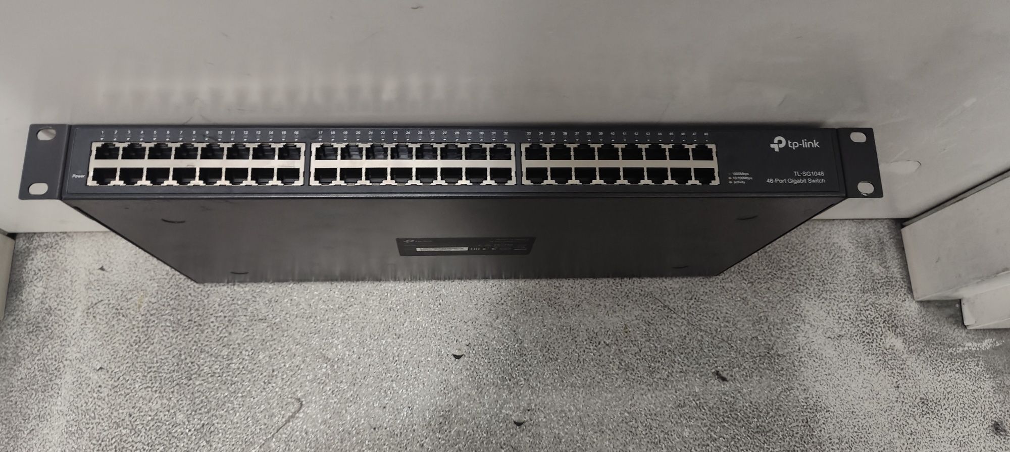 TP-Link TL-SG1048 1Gb Base-TX