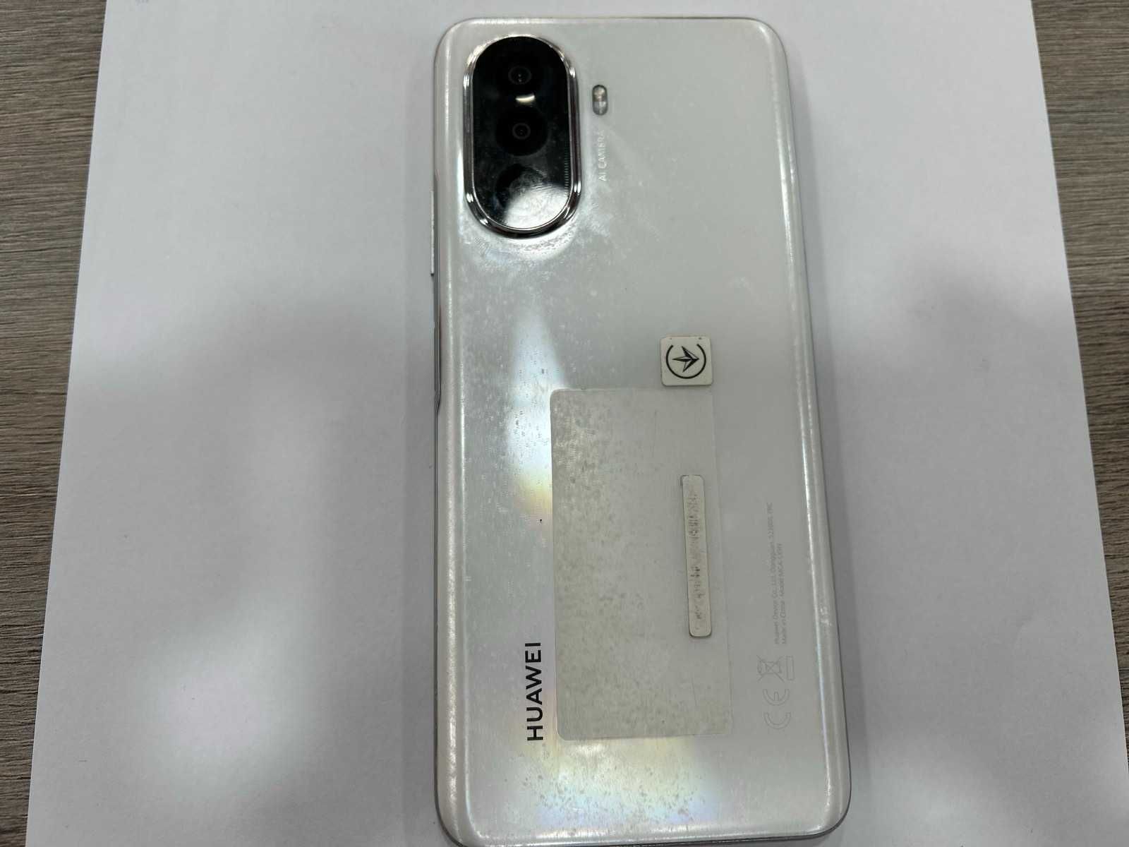 Продава се Huawei Nova Y70 – в много добро състояние!