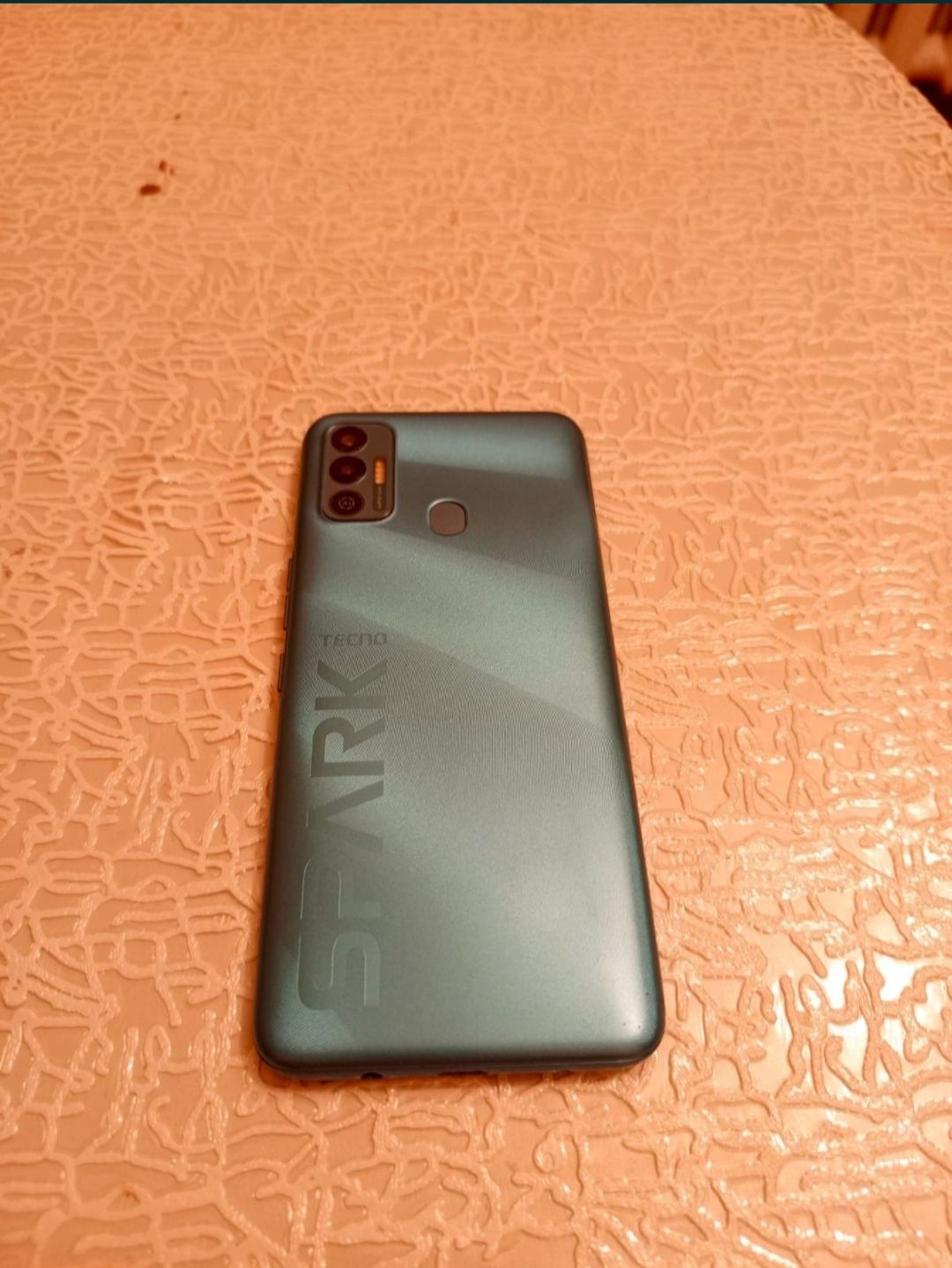 продам tehno spark 7