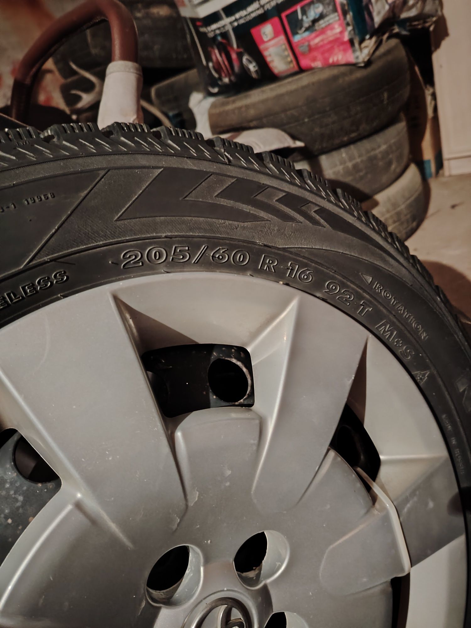 Продам резину R16