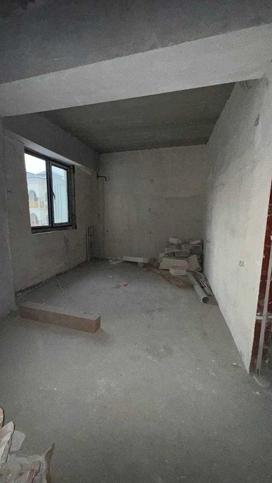 81м2 2хоналик, 3 хона килса булади (центр 2-мактаб)