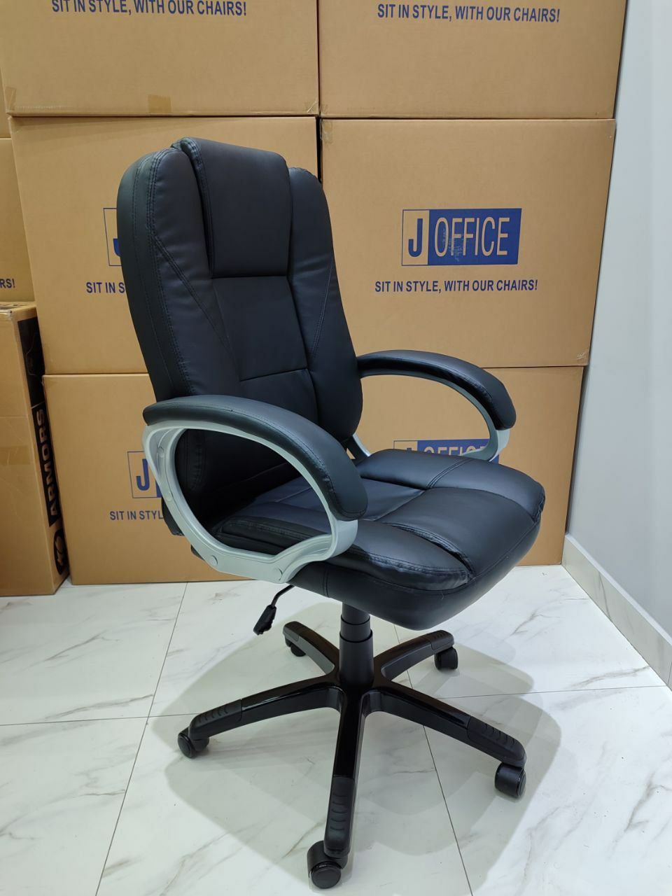 Офисное кресло модель Донован