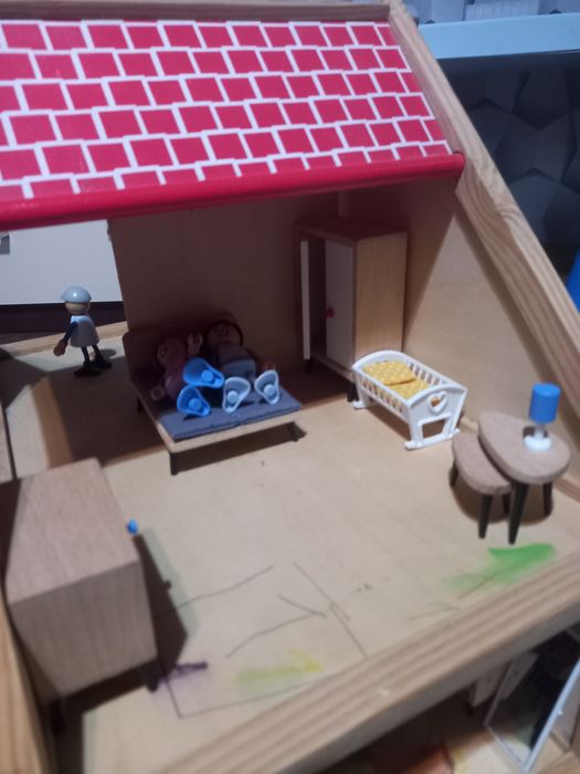 Căsuța lemn  pentru copii