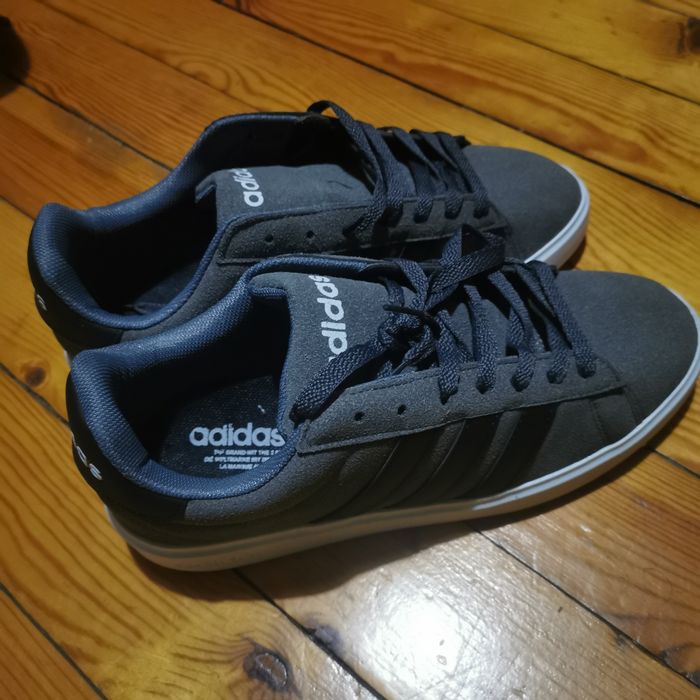 Нови кецове Адидас- 42номер