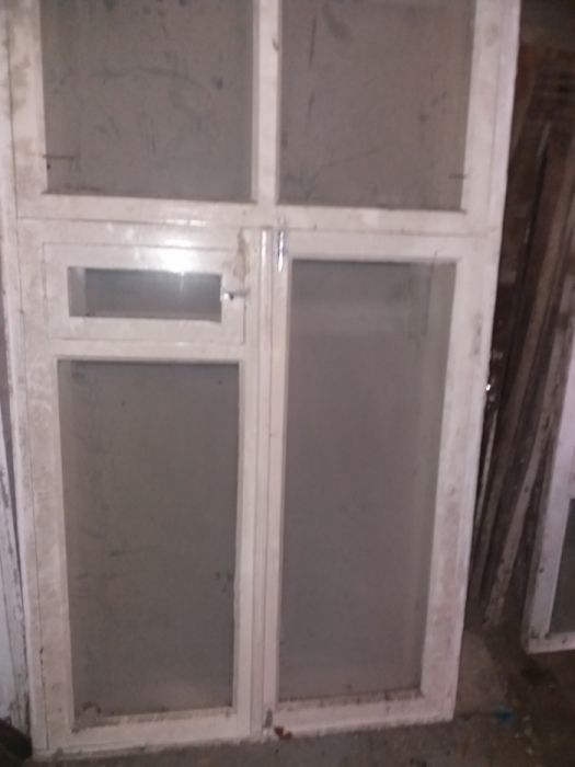 Окна б.у  1.0х1.7 .ворота для дачи.кровати железные.