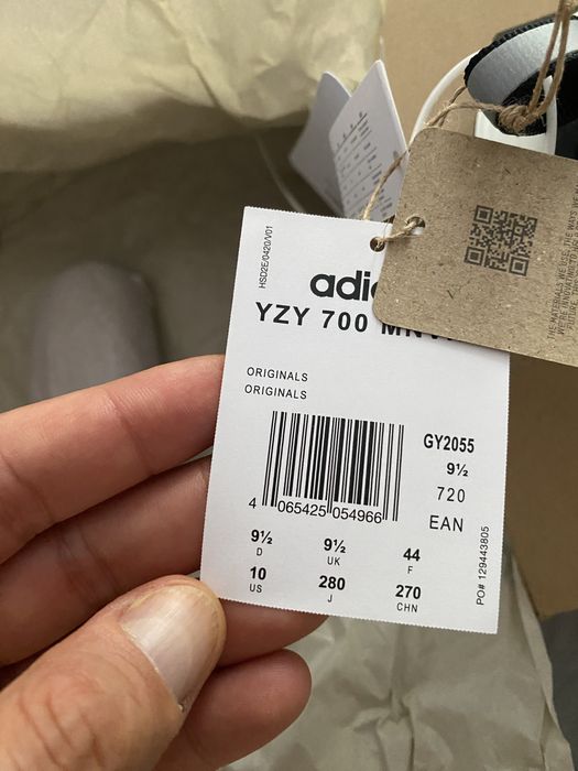 Adidas Yeezy 700 MNVN Laceless marimea 44